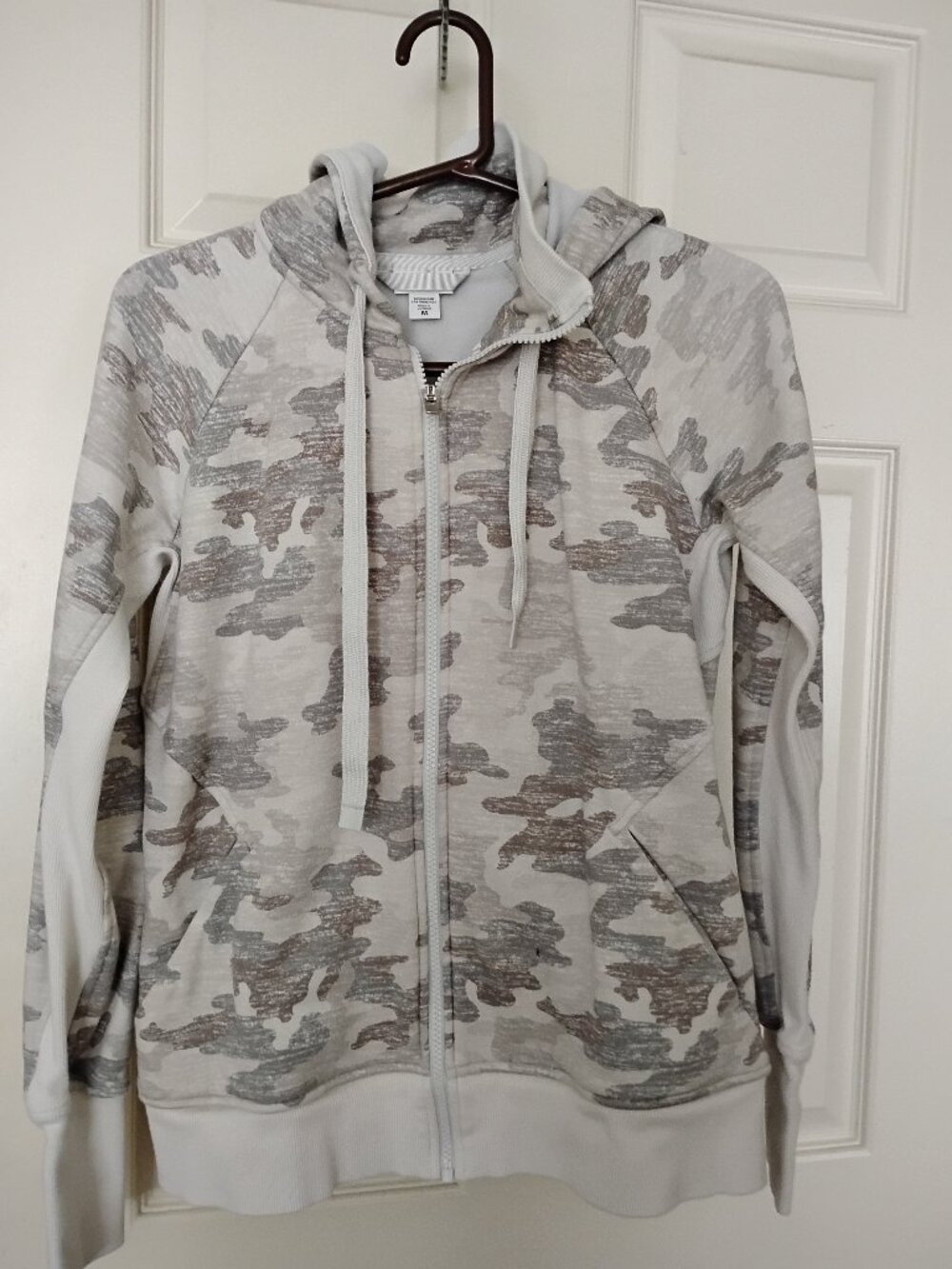 Athleta Camo Women's LIghtweight Zip Up Jacket